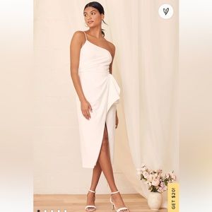 Lulu’s Love You Best White One-Shoulder
Ruffled Tulip Midi Dress Size Small
